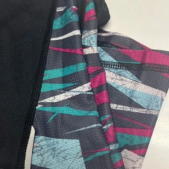 Under Armour Women’s ColdBlack Semi-Fitted HeatGear UPF 30 Tank Top- Medium - Picture 9 of 16